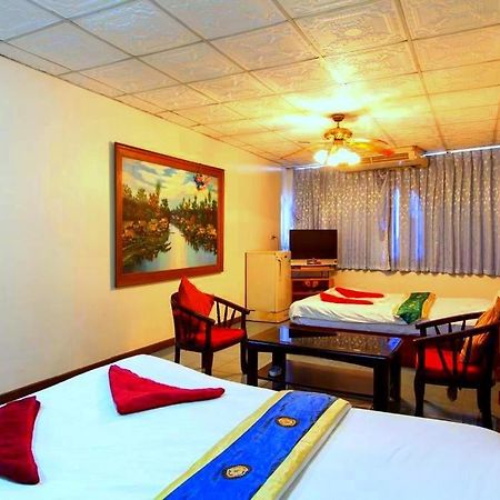 Walking Street Encore Hotel Паттайя Экстерьер фото