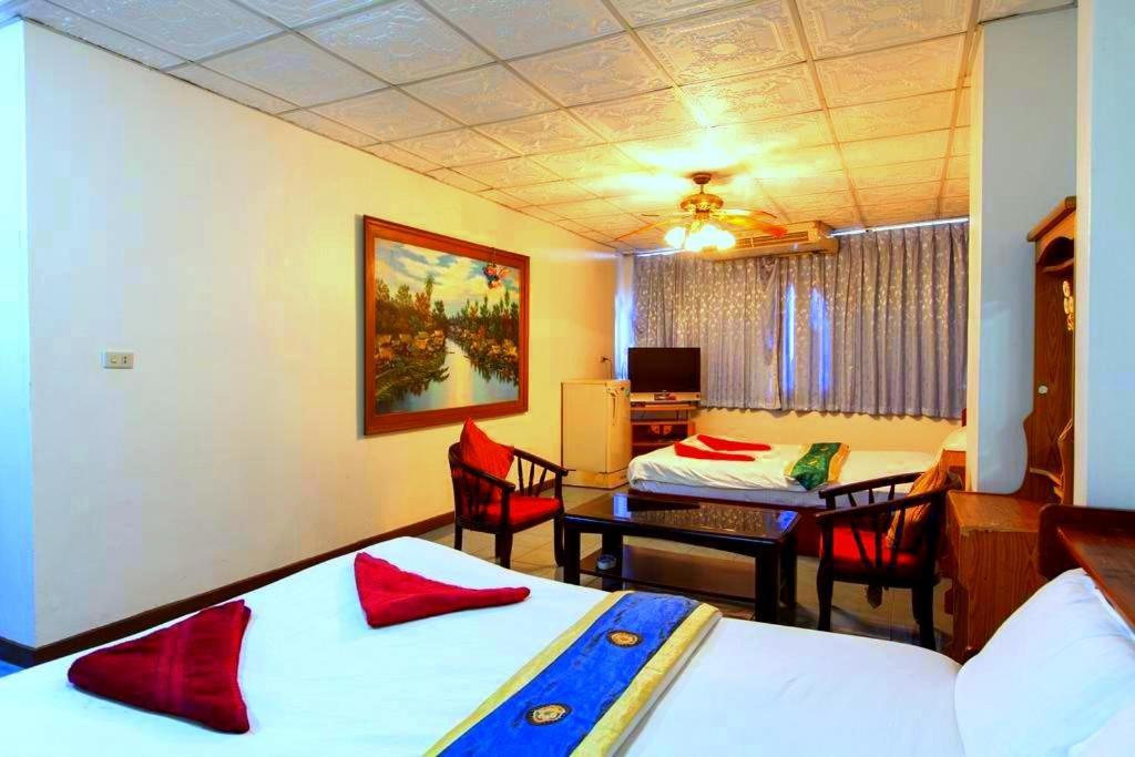 Walking Street Encore Hotel Паттайя Экстерьер фото